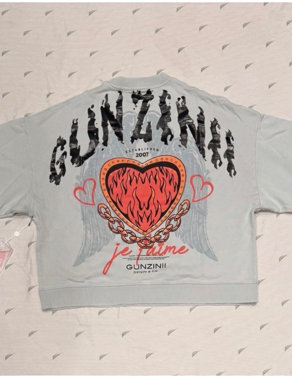 GUNZINII Graphic Heart Logo Pullover Fleece Sweatshirt w/ Pockets, Women’s M